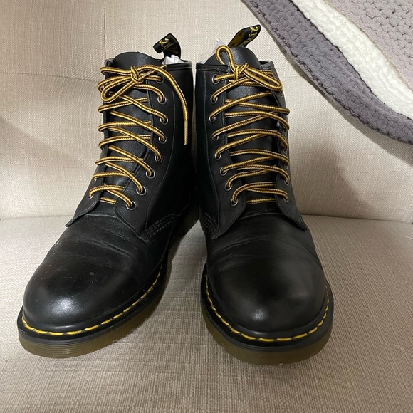 THE ORIGINAL DOC MARTENS- air walk boots size ladies 10 - Picture 2 of 5